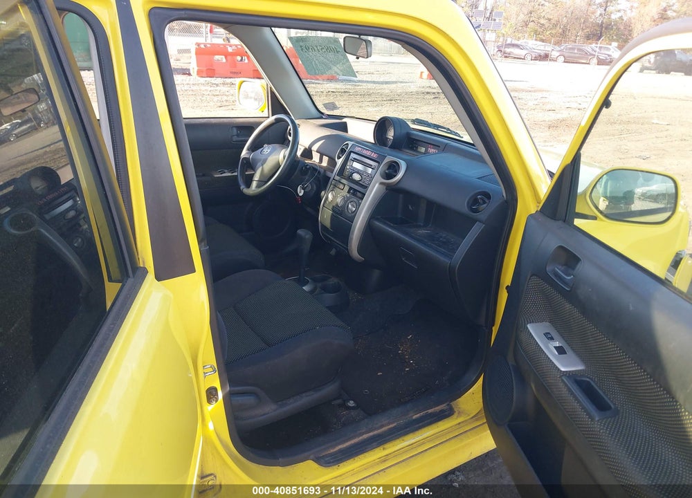 2005 SCION XB VIN: JTLKT324554013820