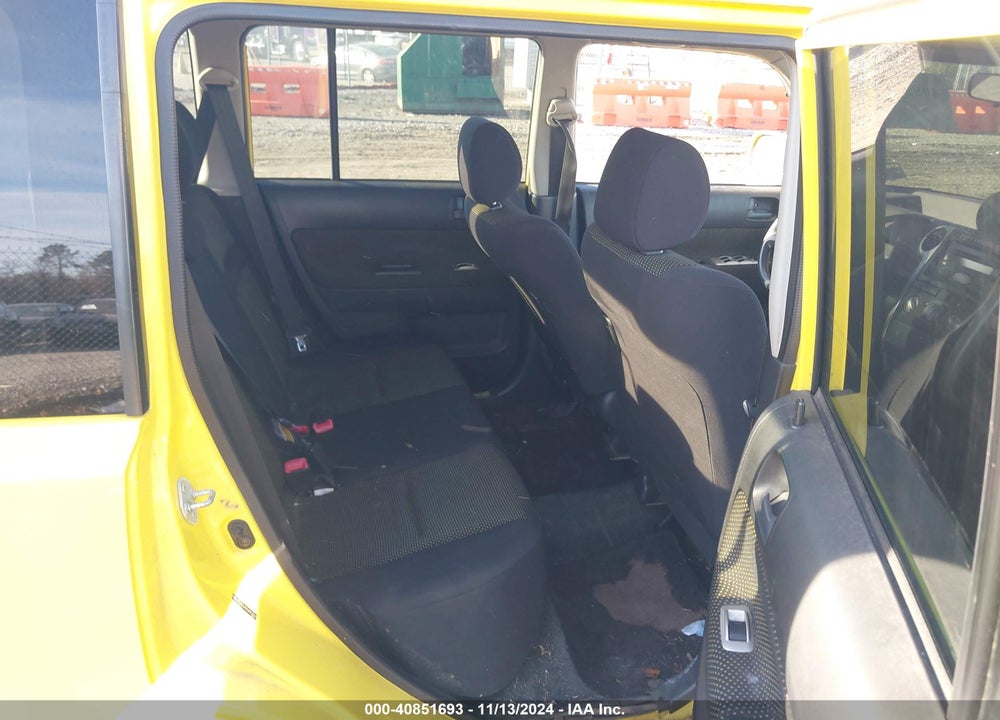 2005 SCION XB VIN: JTLKT324554013820
