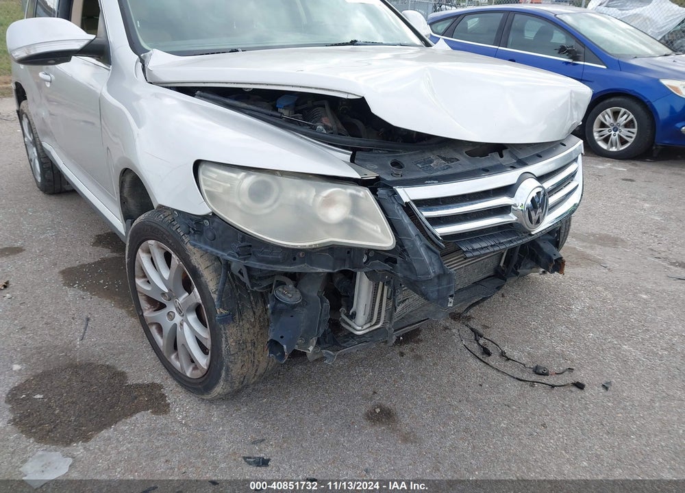 2008 VOLKSWAGEN TOUAREG 2 VIN: WVGCB77L28D042010
