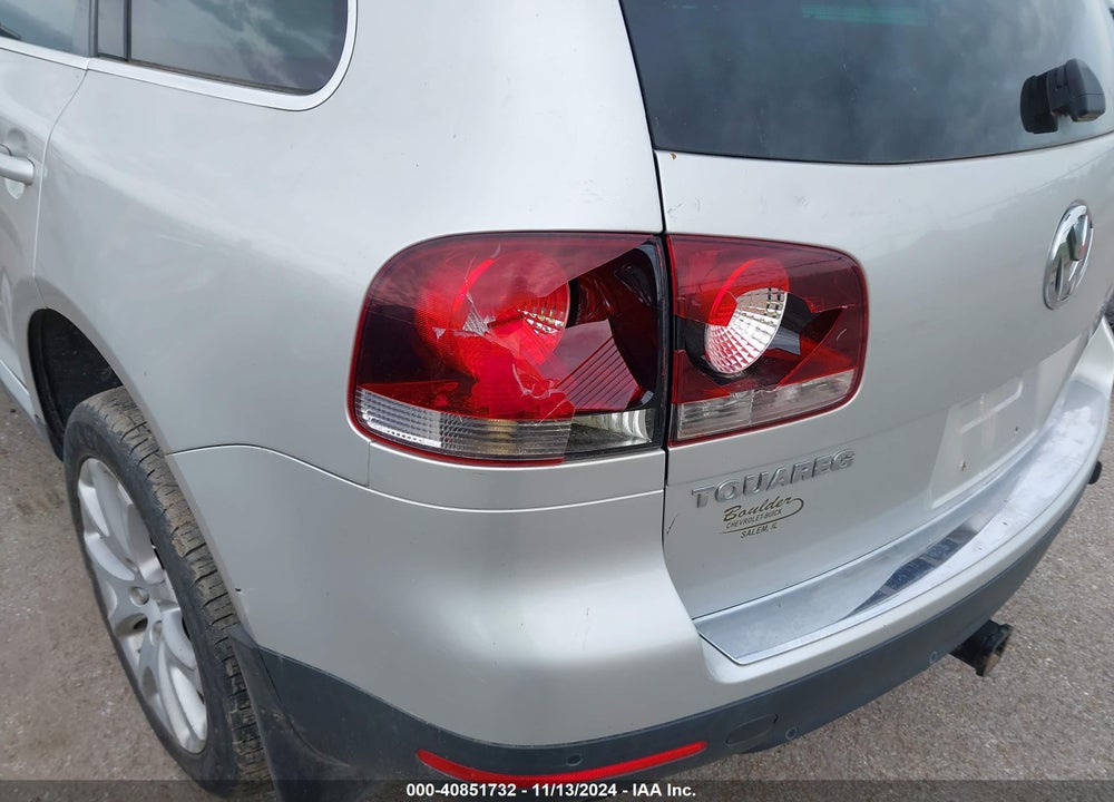 2008 VOLKSWAGEN TOUAREG 2 VIN: WVGCB77L28D042010