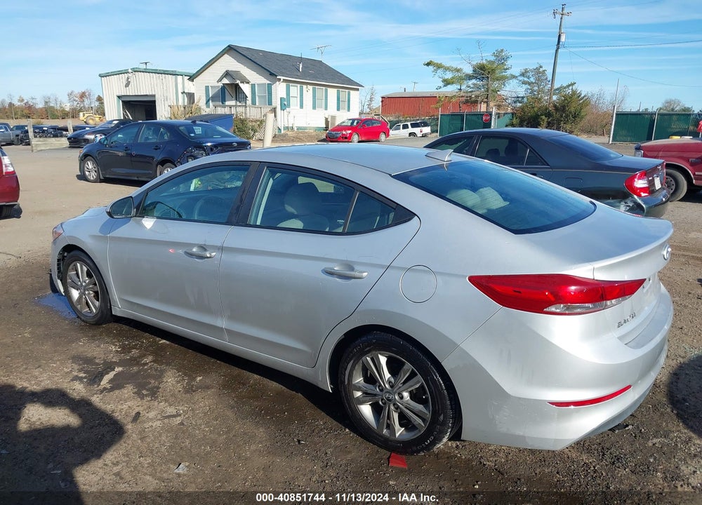 2018 HYUNDAI ELANTRA SEL VIN: 5NPD84LF0JH365557