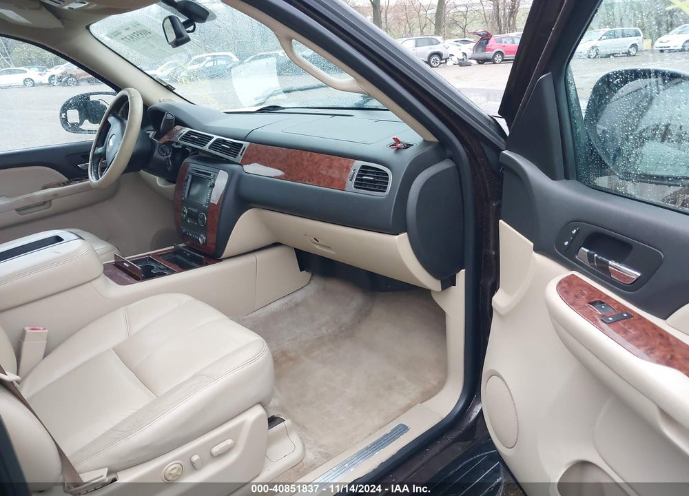 2008 CHEVROLET SUBURBAN VIN: 3GNFK16378G109498