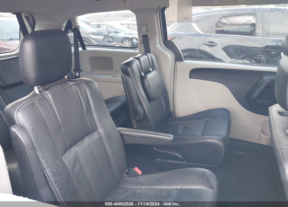 2014 CHRYSLER TOWN & COUNTRY VIN: 2C4RC1BG2ER444671