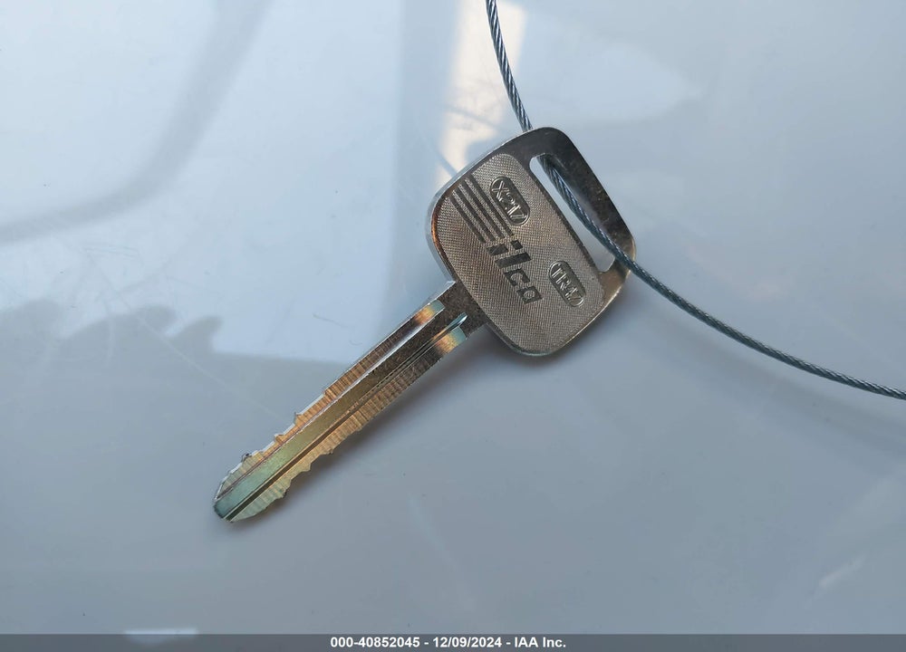 2009 SCION XB VIN: JTLKE50E591062363