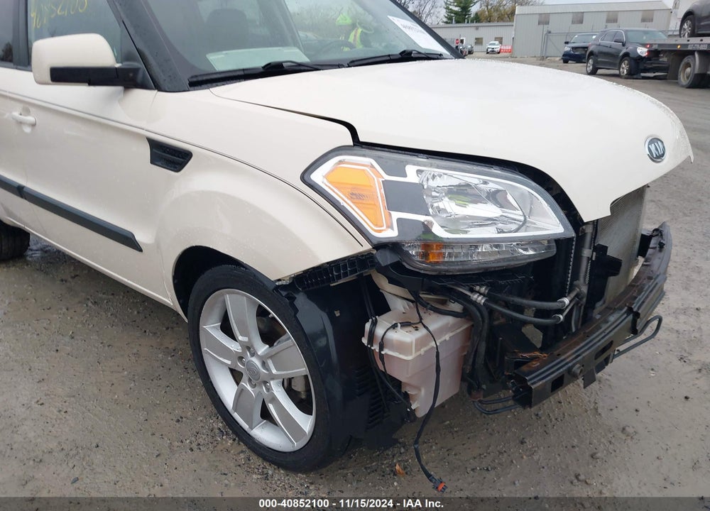 2011 KIA SOUL VIN: KNDJT2A24B7716272