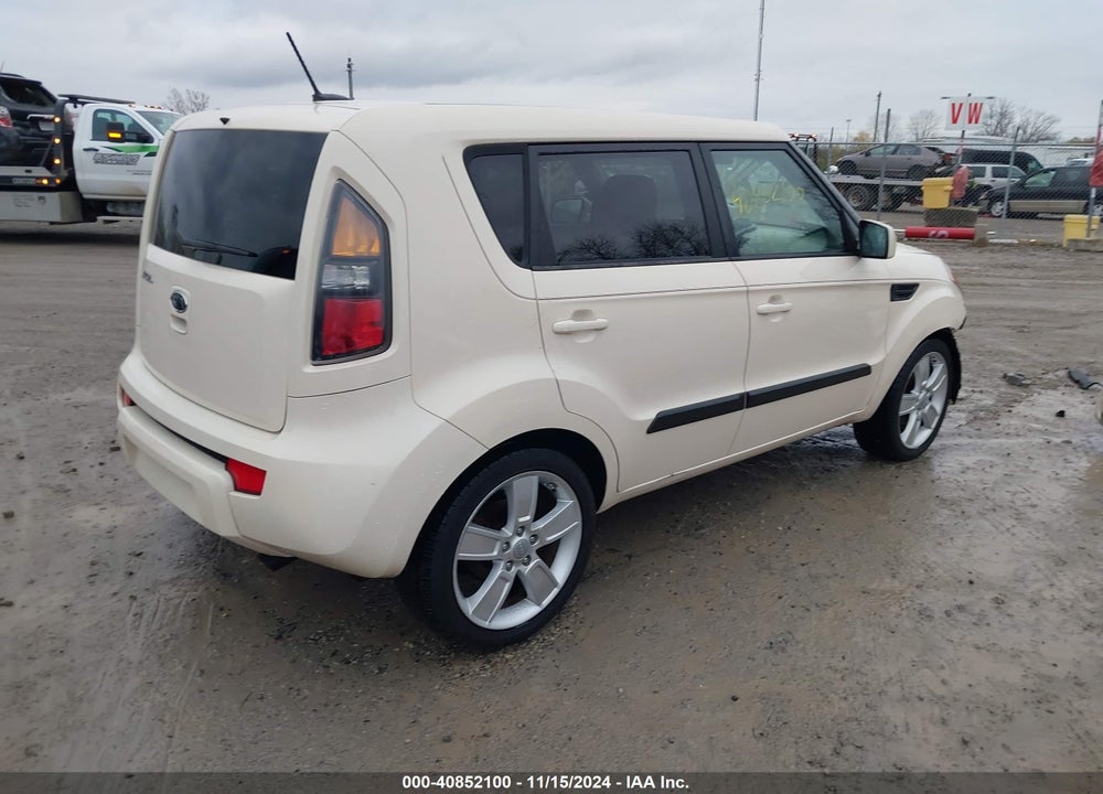 2011 KIA SOUL VIN: KNDJT2A24B7716272