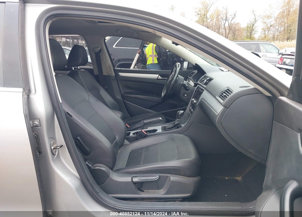 2013 VOLKSWAGEN PASSAT 2.5L SE VIN: 1VWBP7A31DC006073