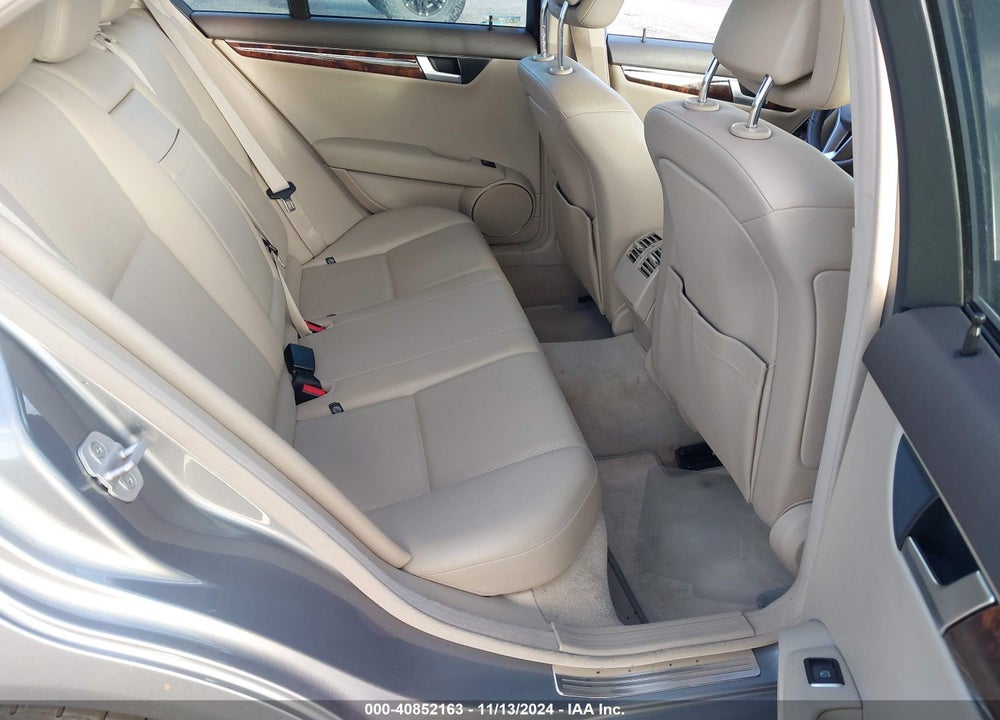 2012 MERCEDES-BENZ C 250 LUXURY/SPORT VIN: WDDGF4HB9CA624622