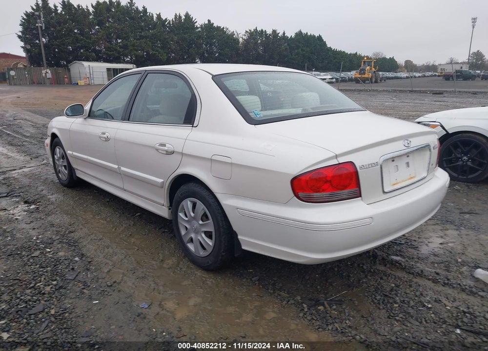 2004 HYUNDAI SONATA VIN: KMHWF25SX4A077341
