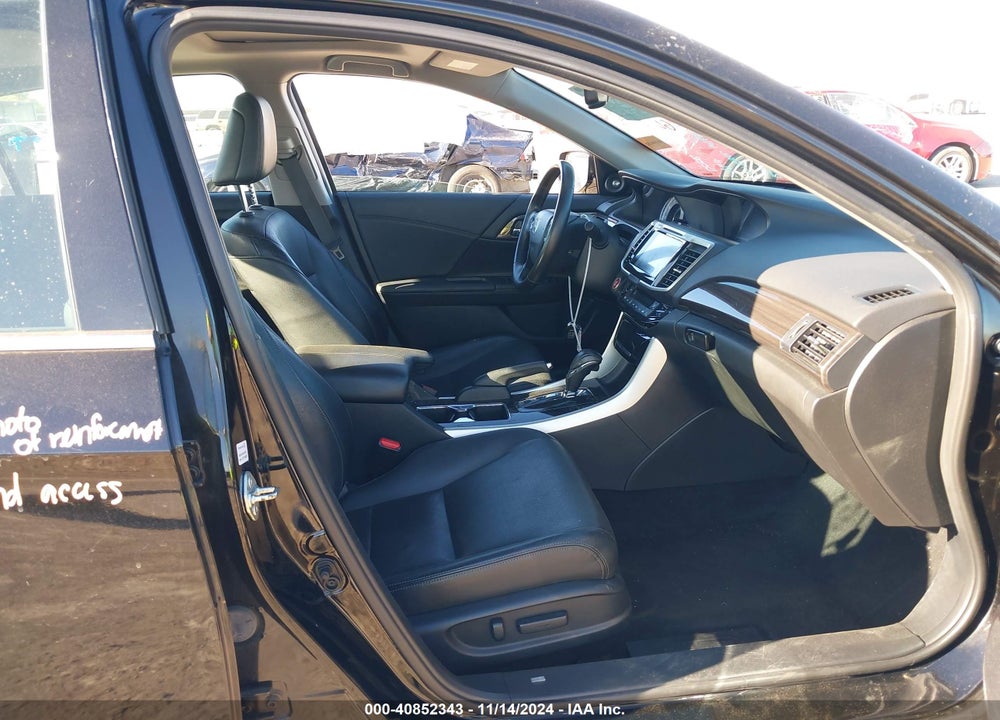 2016 HONDA ACCORD VIN: 1HGCR3F96GA006384