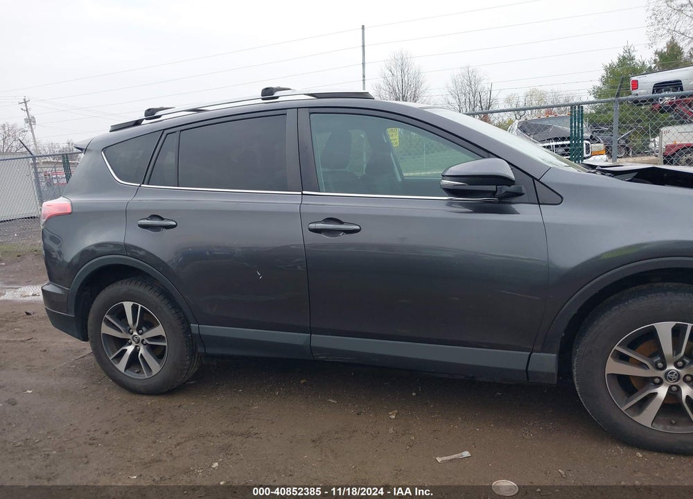 2016 TOYOTA RAV4 XLE VIN: 2T3RFREV5GW509635