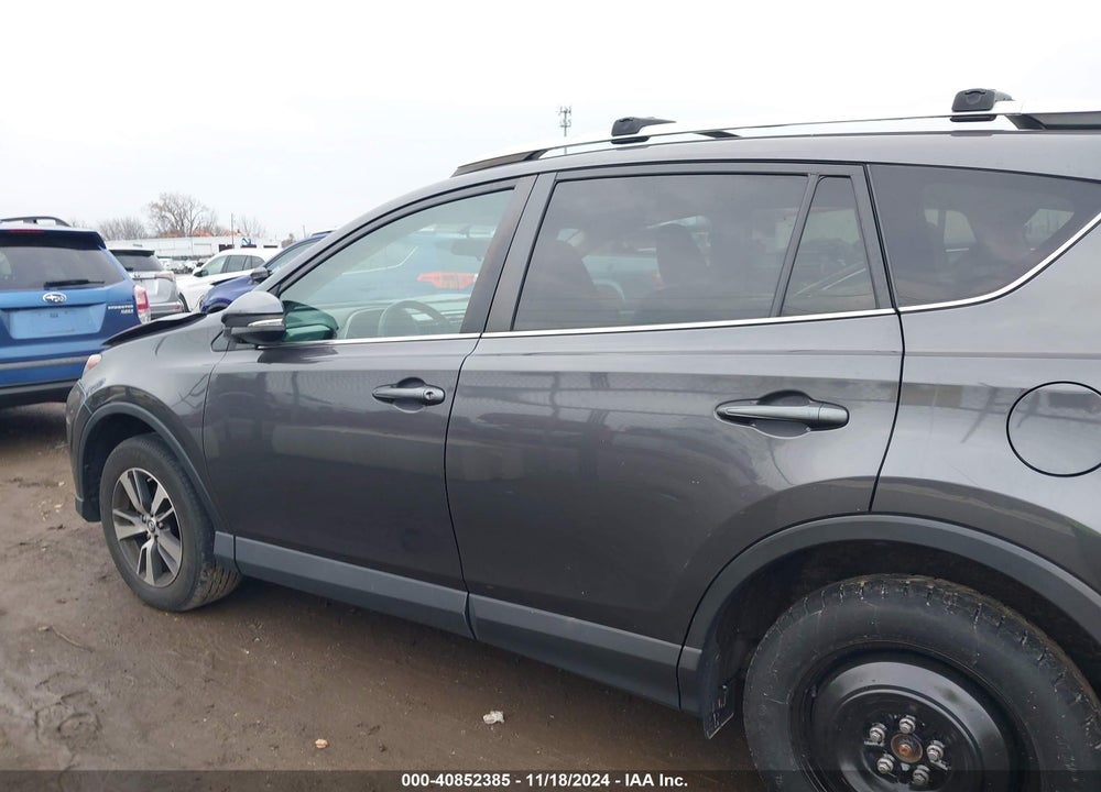 2016 TOYOTA RAV4 XLE VIN: 2T3RFREV5GW509635