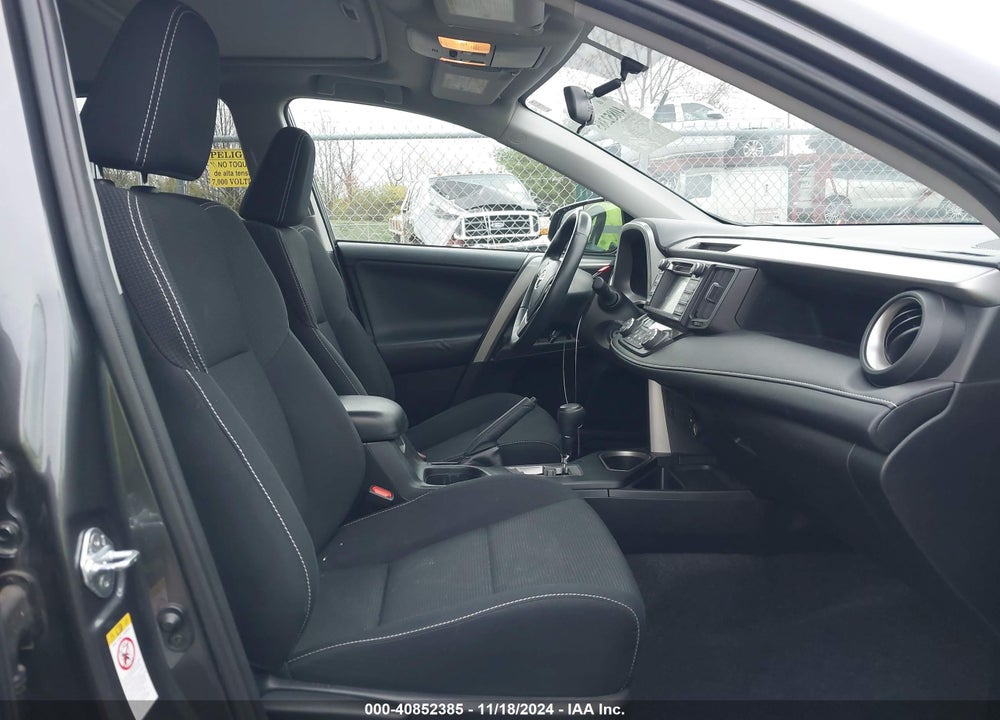 2016 TOYOTA RAV4 XLE VIN: 2T3RFREV5GW509635