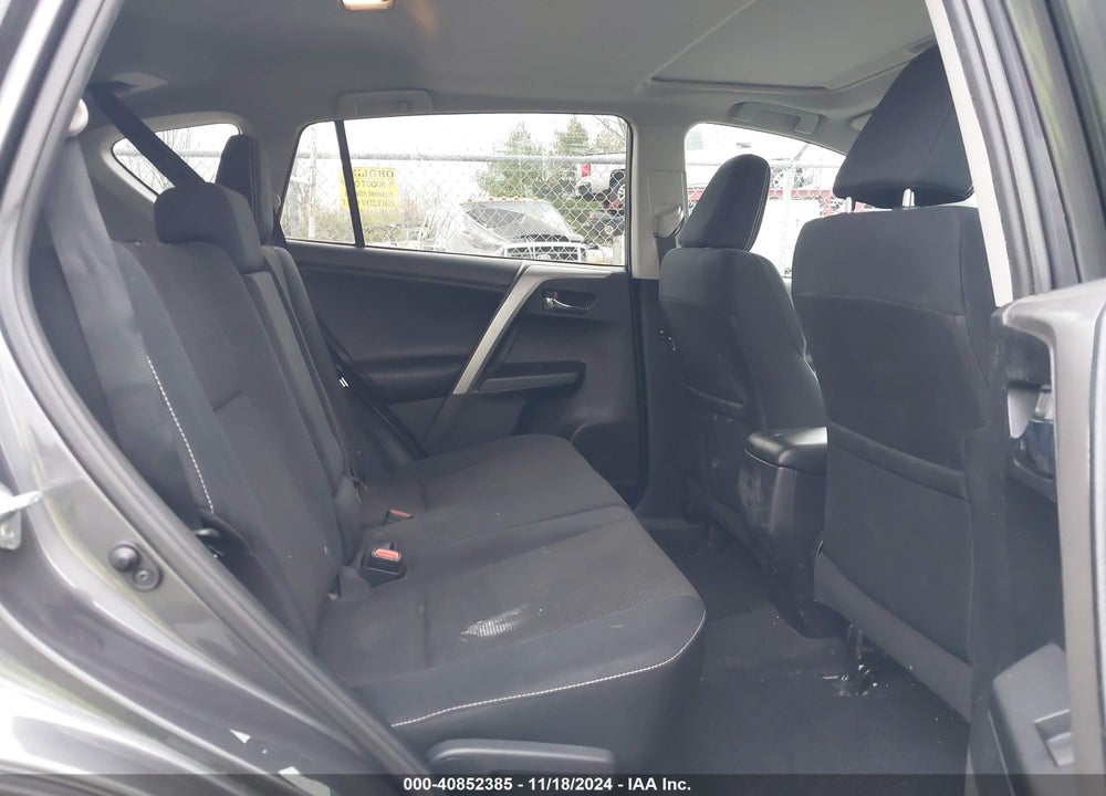 2016 TOYOTA RAV4 XLE VIN: 2T3RFREV5GW509635