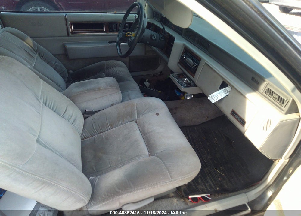 1993 CADILLAC DEVILLE VIN: 1G6CD13B2P4285598