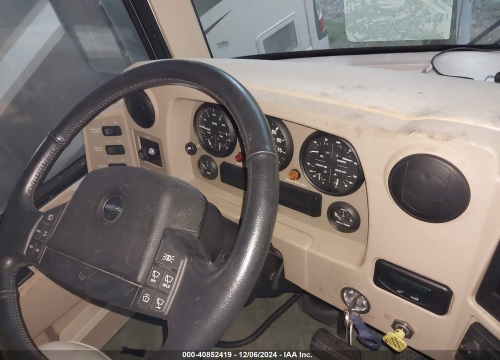 2004 FREIGHTLINER CHASSIS X LINE MOTOR HOME VIN: 4UZAAHBS24CM71517