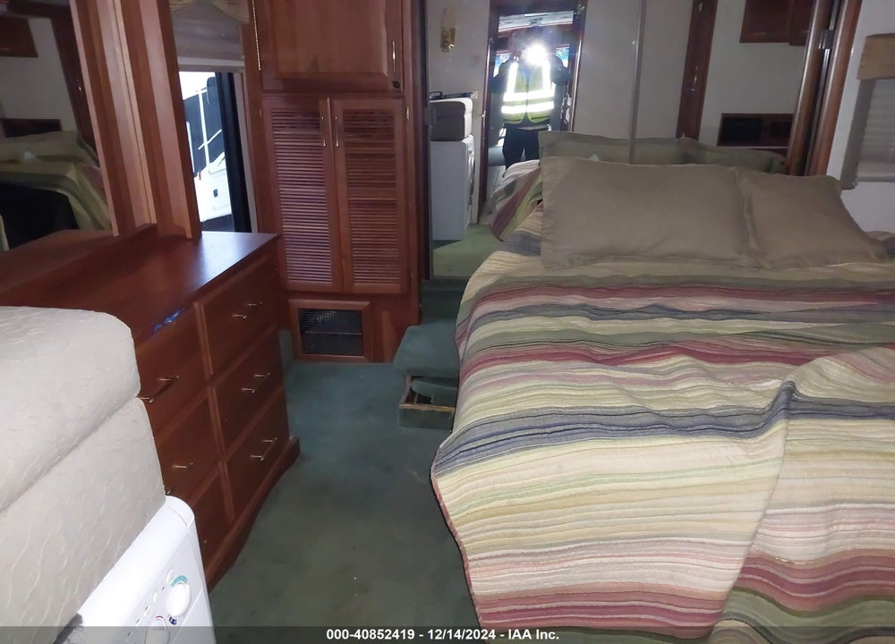 2004 FREIGHTLINER CHASSIS X LINE MOTOR HOME VIN: 4UZAAHBS24CM71517