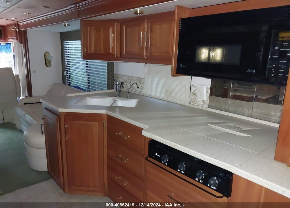 2004 FREIGHTLINER CHASSIS X LINE MOTOR HOME VIN: 4UZAAHBS24CM71517