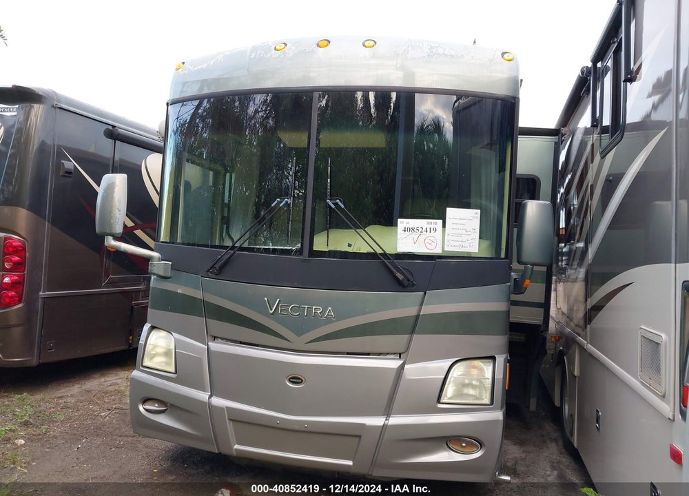 2004 FREIGHTLINER CHASSIS X LINE MOTOR HOME VIN: 4UZAAHBS24CM71517