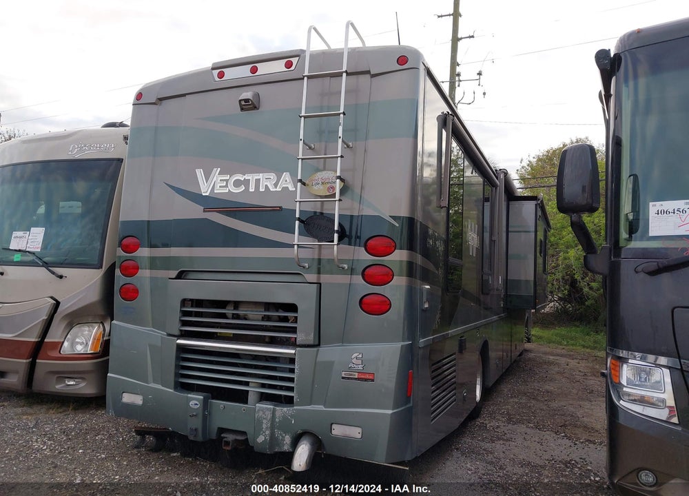2004 FREIGHTLINER CHASSIS X LINE MOTOR HOME VIN: 4UZAAHBS24CM71517