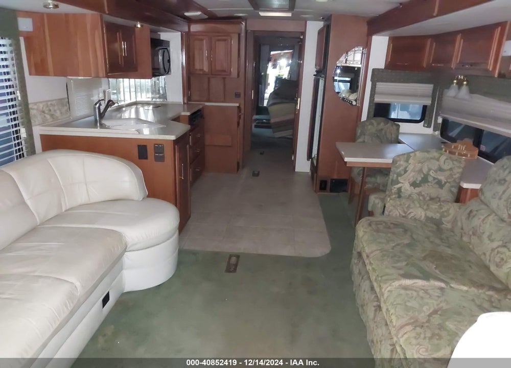 2004 FREIGHTLINER CHASSIS X LINE MOTOR HOME VIN: 4UZAAHBS24CM71517