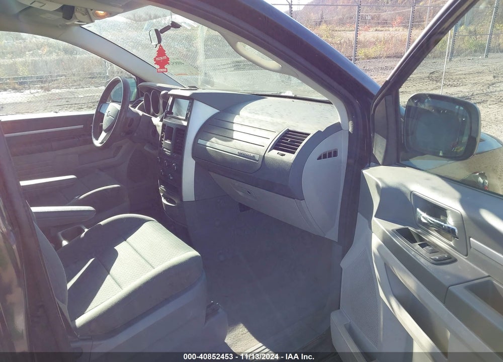 2010 DODGE GRAND CARAVAN HERO VIN: 2D4RN3D14AR411179