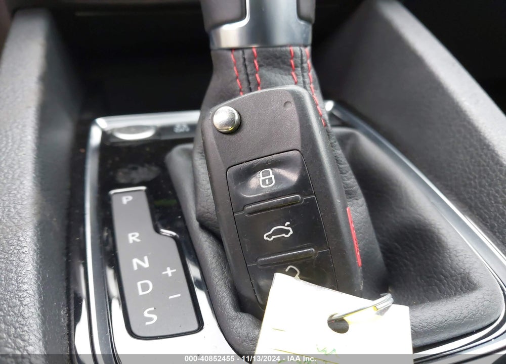 2017 VOLKSWAGEN JETTA GLI VIN: 3VW4T7AJ9HM335174