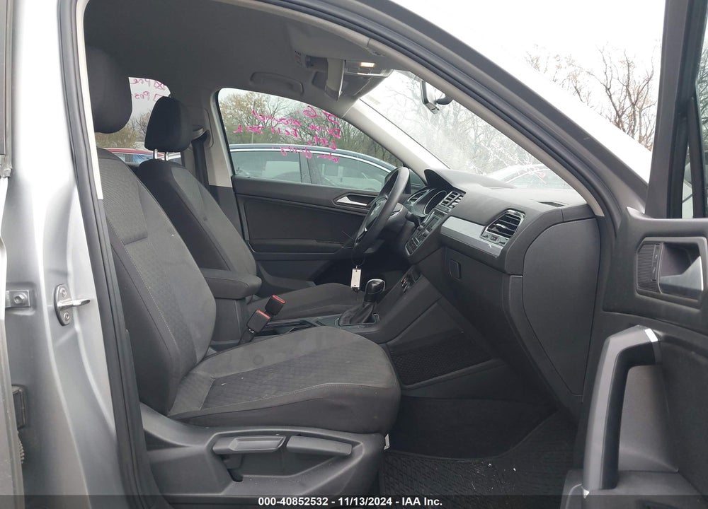 2020 VOLKSWAGEN TIGUAN VIN: 3VV1B7AX3LM127590