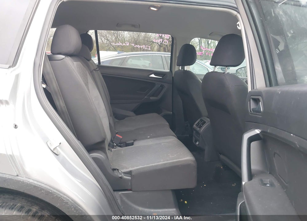 2020 VOLKSWAGEN TIGUAN VIN: 3VV1B7AX3LM127590