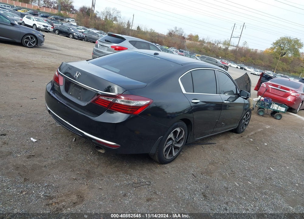 2017 HONDA ACCORD EX-L VIN: 1HGCR2F87HA133678