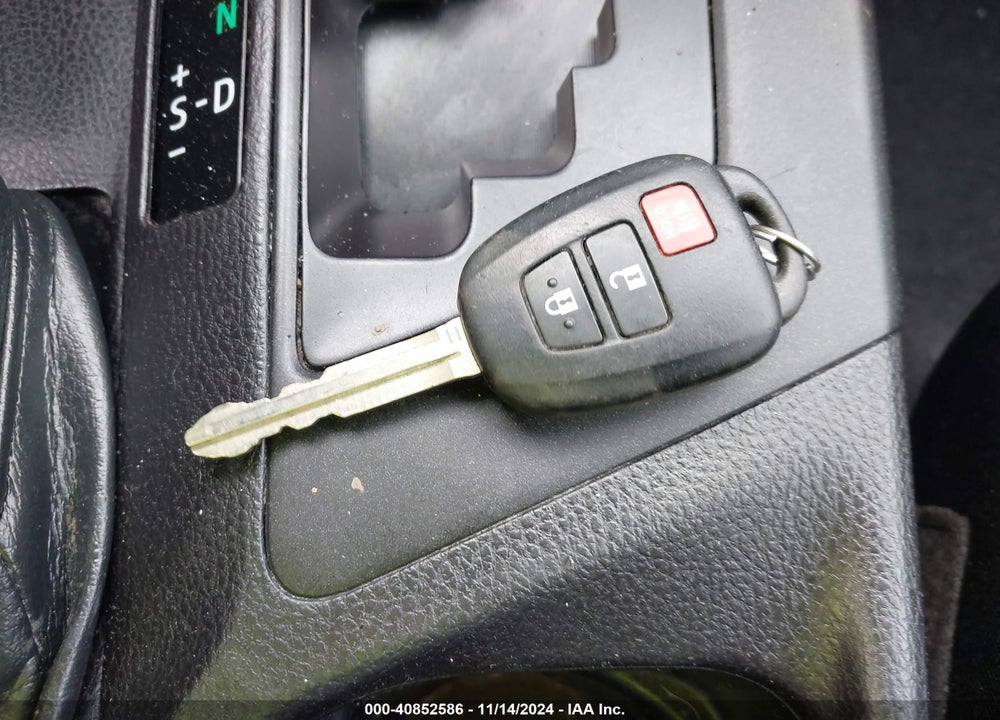 2017 TOYOTA RAV4 LE VIN: 2T3ZFREV1HW386322