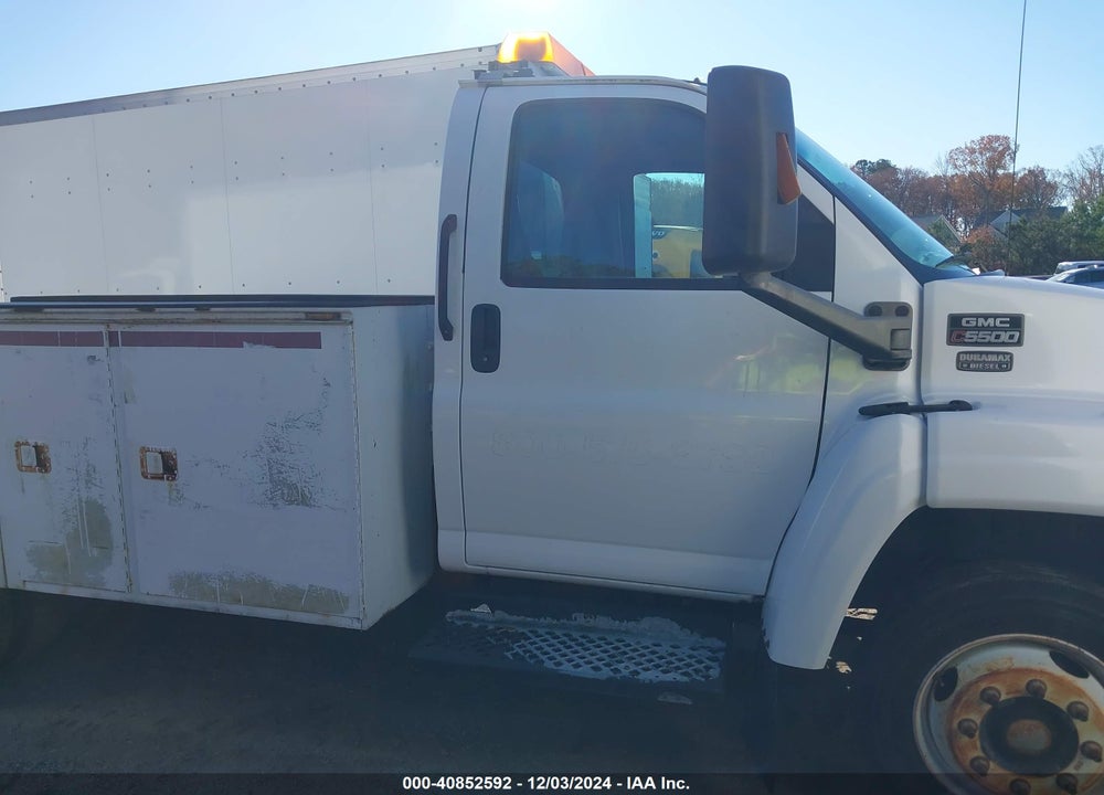 2005 GMC C5500 VIN: 1GDE5C1235F522744