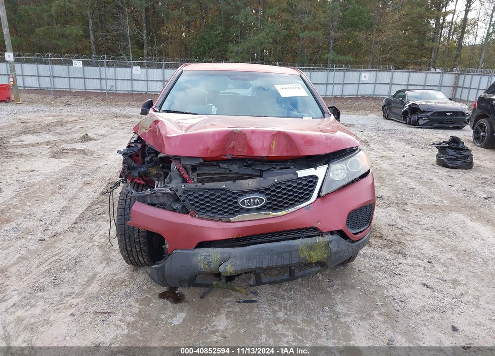 2011 KIA SORENTO LX VIN: 5XYKT3A19BG075351