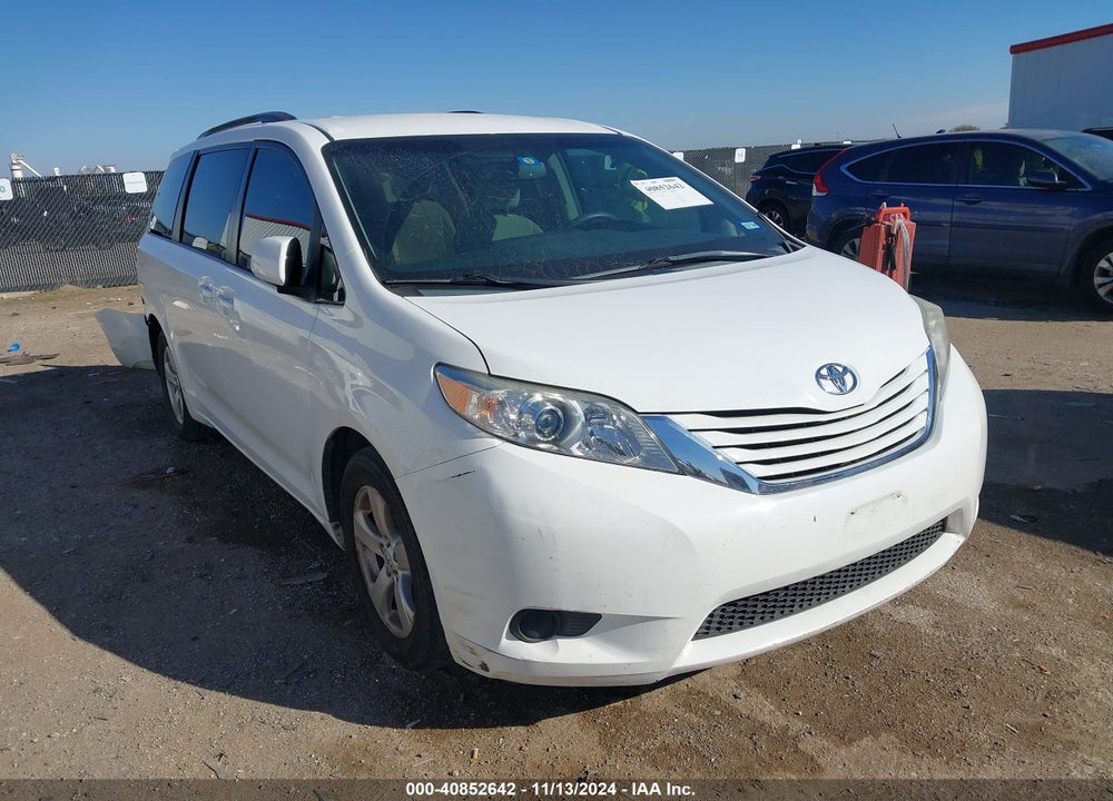 2015 TOYOTA SIENNA LE 8 PASSENGER VIN: 5TDKK3DC3FS563199
