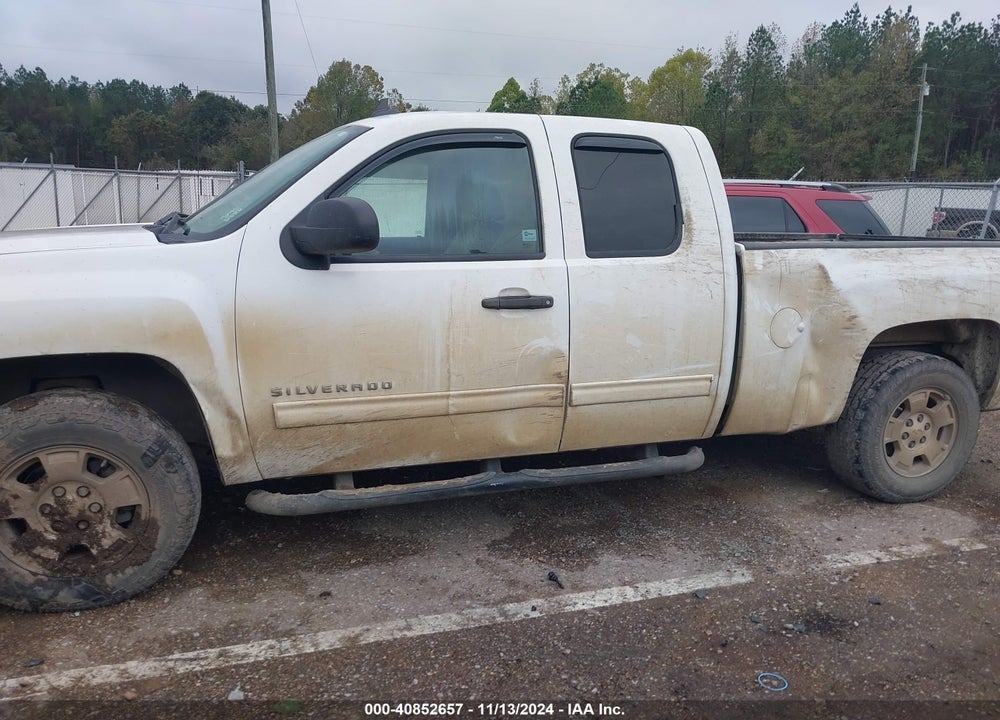 2011 CHEVROLET SILVERADO 1500 LT VIN: 1GCRCSE00BZ447994