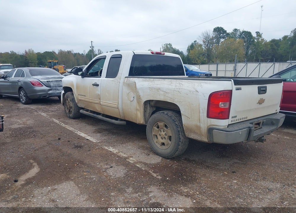 2011 CHEVROLET SILVERADO 1500 LT VIN: 1GCRCSE00BZ447994