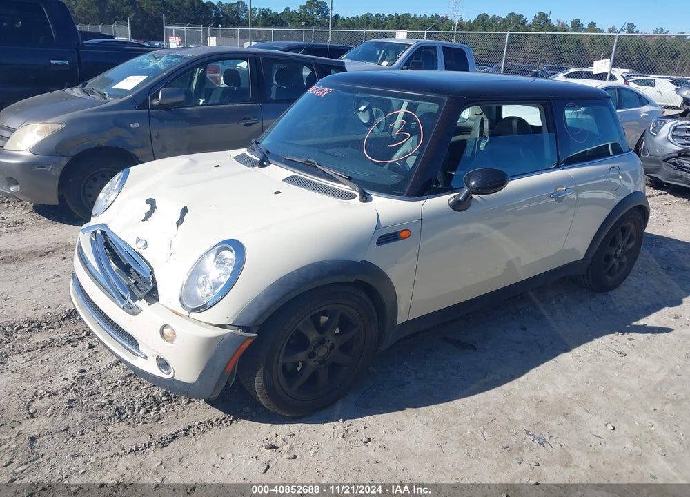 2006 MINI COOPER VIN: WMWRC33516TK15267