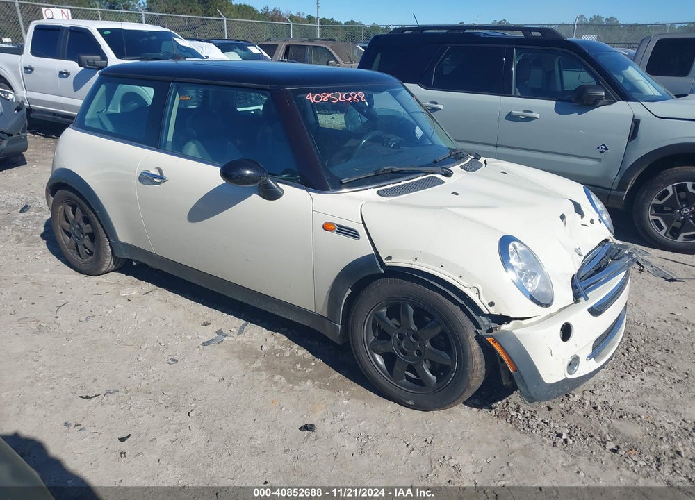 2006 MINI COOPER VIN: WMWRC33516TK15267