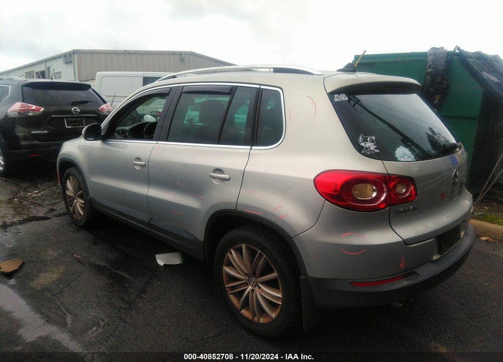 2011 VOLKSWAGEN TIGUAN VIN: WVGAV7AX4BW548380