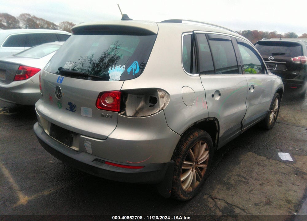 2011 VOLKSWAGEN TIGUAN VIN: WVGAV7AX4BW548380