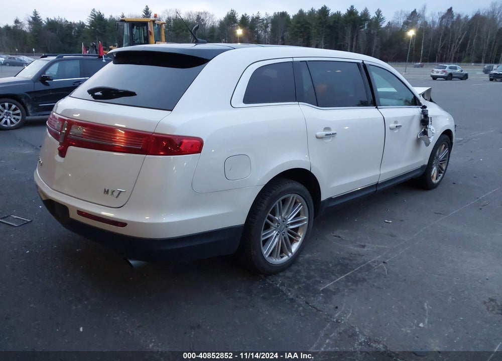 2019 LINCOLN MKT RESERVE VIN: 2LMHJ5AT7KBL03784