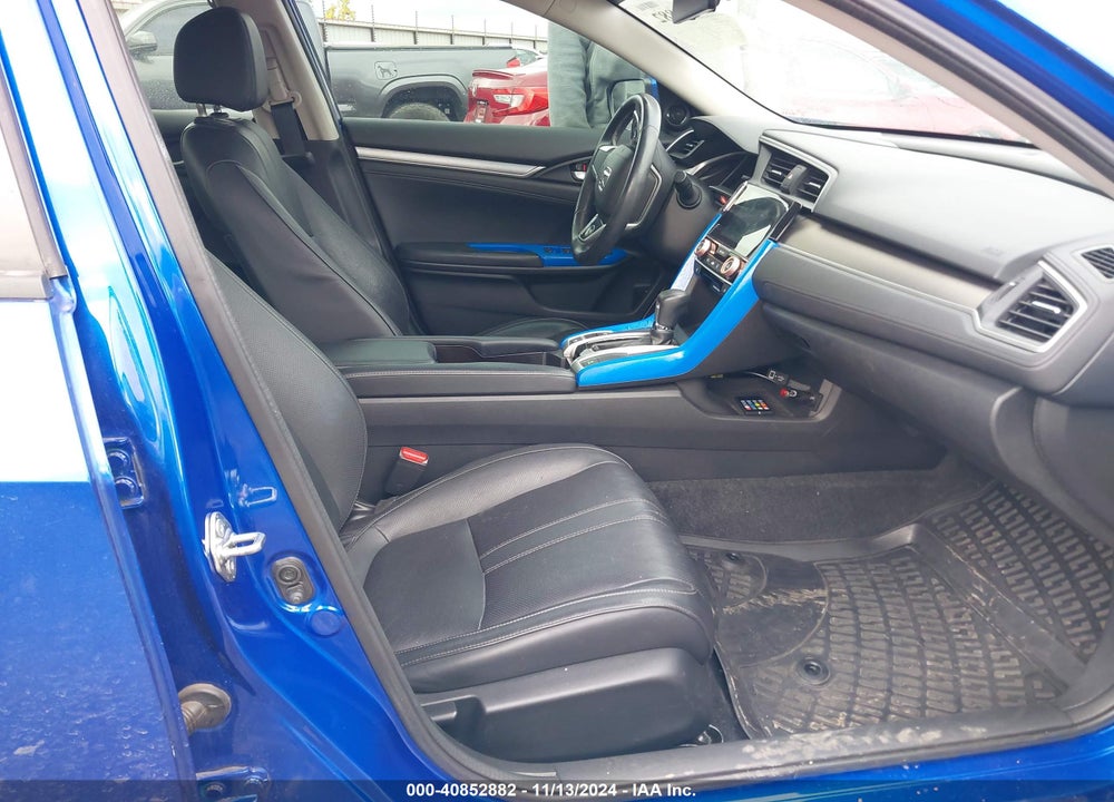 2018 HONDA CIVIC EX-L VIN: 2HGFC1F70JH641952