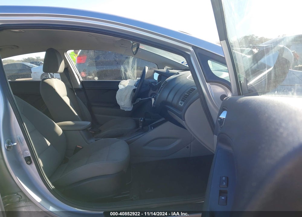2015 KIA FORTE LX VIN: KNAFK4A61F5338580