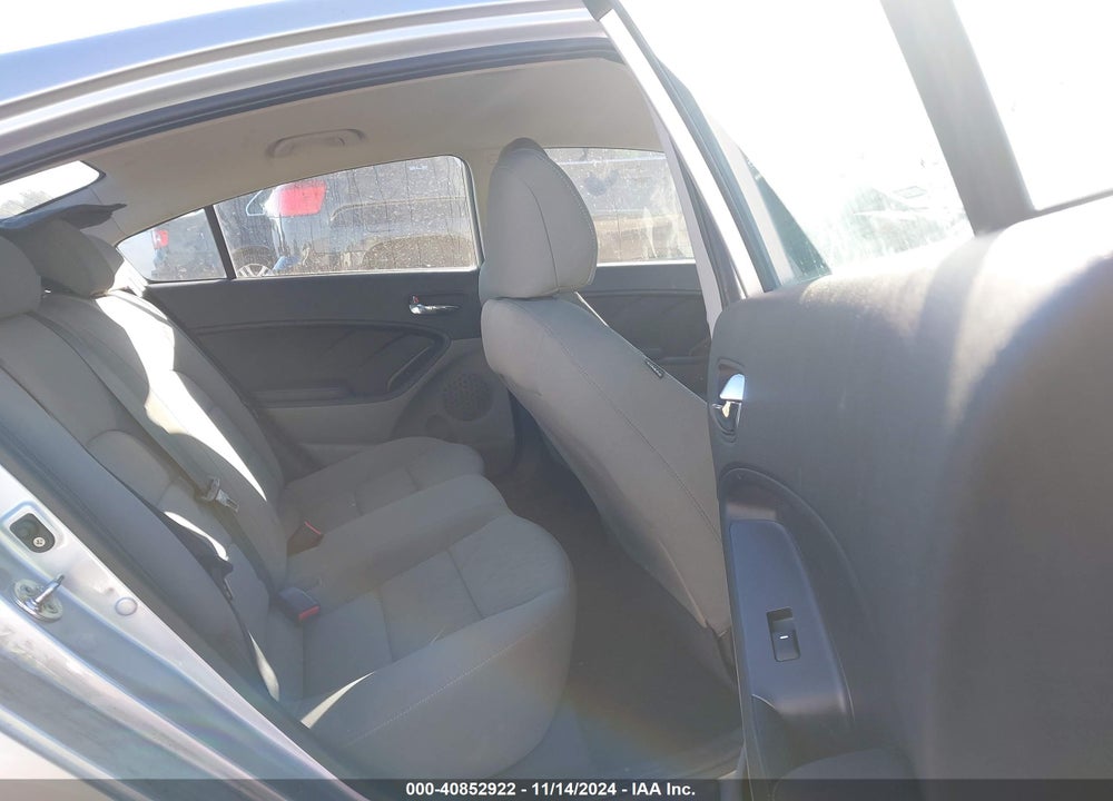 2015 KIA FORTE LX VIN: KNAFK4A61F5338580