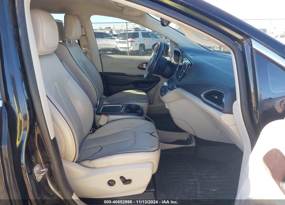 2017 CHRYSLER PACIFICA LIMITED VIN: 2C4RC1GG2HR683618