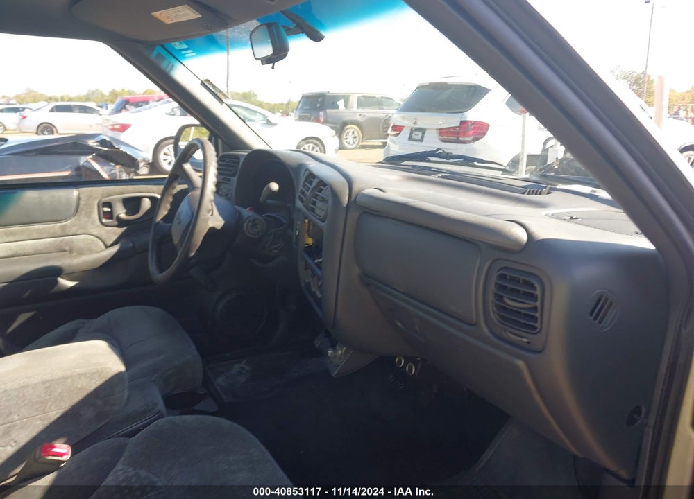 2000 CHEVROLET S-10 LS VIN: 1GCCS1953Y8274074