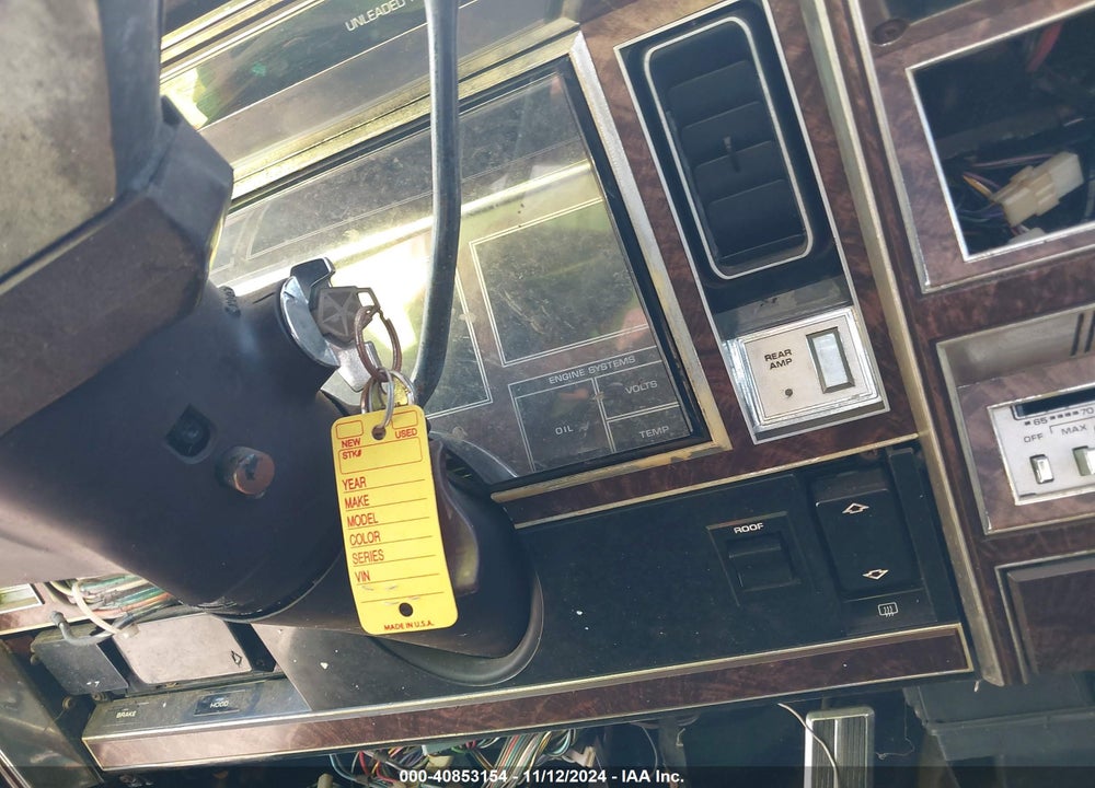 1981 CHRYSLER IMPERIAL VIN: 2A3BY62J9BR102267