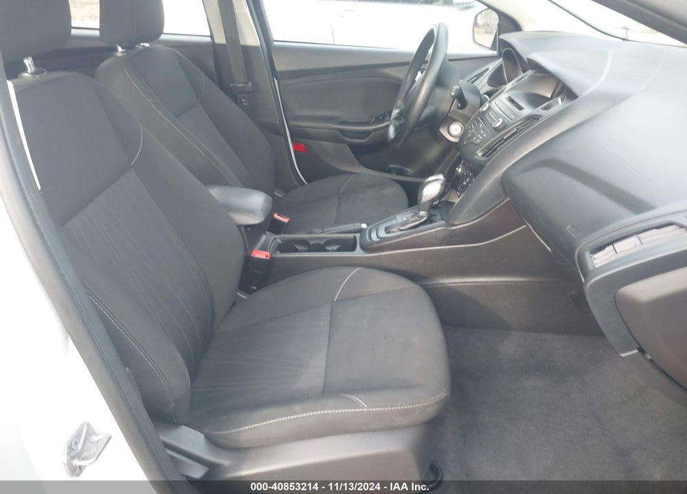 2016 FORD FOCUS SE VIN: 1FADP3K26GL358425