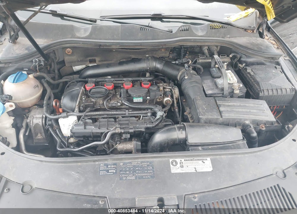 2010 VOLKSWAGEN PASSAT KOMFORT VIN: WVWJM7AN1AE096169