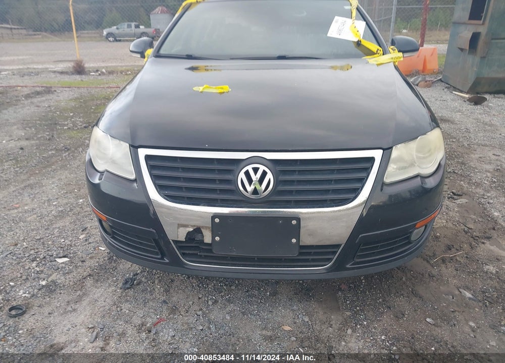 2010 VOLKSWAGEN PASSAT KOMFORT VIN: WVWJM7AN1AE096169